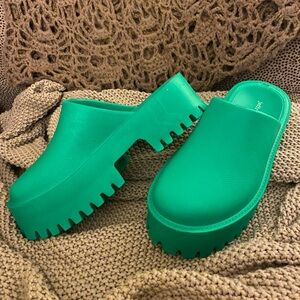 Jeffrey Campbell Free People green Clogge jellie clogs NEW 8 Urban Outfitters